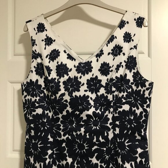 Navy & White Floral Pattern Cotton Dress Size Petite 10 (Fits Reg 6-8) - Picture 8 of 14